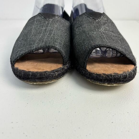 Toms Womens 10 Black Gray Chambray Canvas Slip-On Open Toe Sandals Lagenlook - Picture 3 of 11